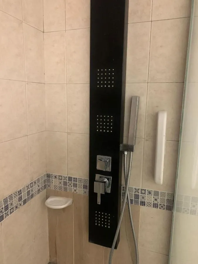 Departamento Céntrico de 4 Dormitorios con vista a las Montañas Mendoza